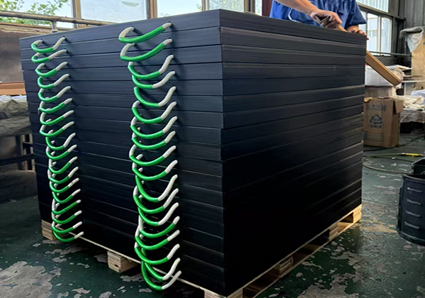 Black Pads UHMWPE Crane Pads Outrigger Pads Jack Plate