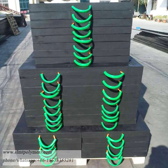 Lightweight Crane Outrigger Pad with Rope Style Handle