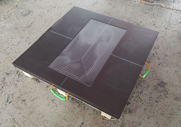 What are the reasons for the crane to roll over under normal lifting load conditions?