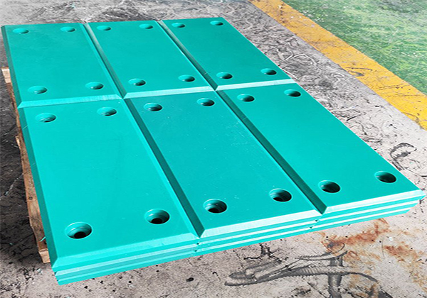 Port fender material: polymer polyethylene fender pads