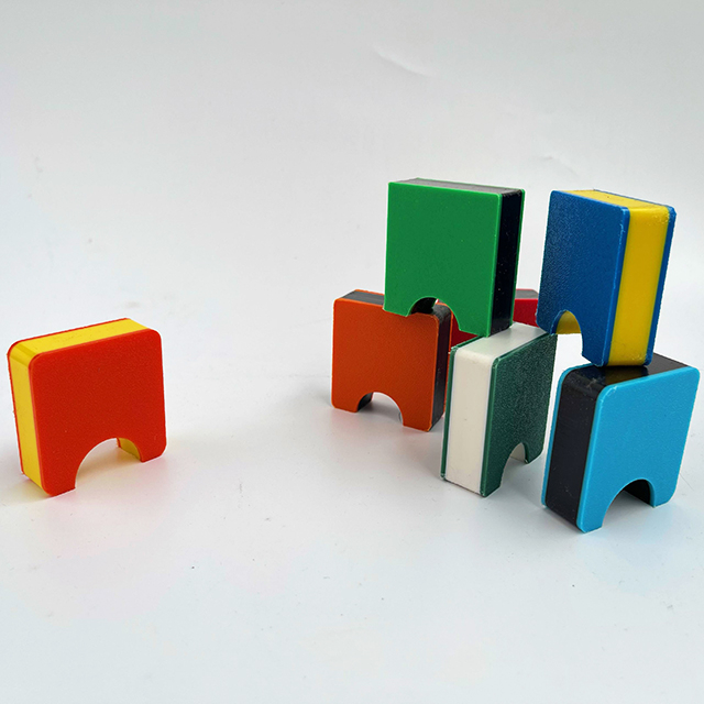China Two Color Double Layered HDPE Plastic Sheet Factory